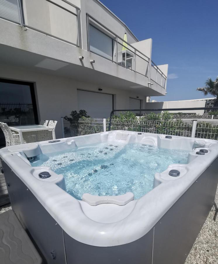 Le Nautilia Residence De Luxe "Reservee Aux Couples" Agde Bagian luar foto